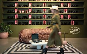 Renaissance Austin Downtown Hotel
